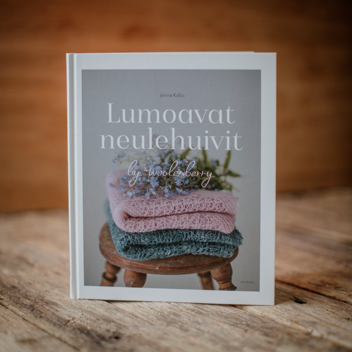 Kirja, Lumoavat neulehuivit